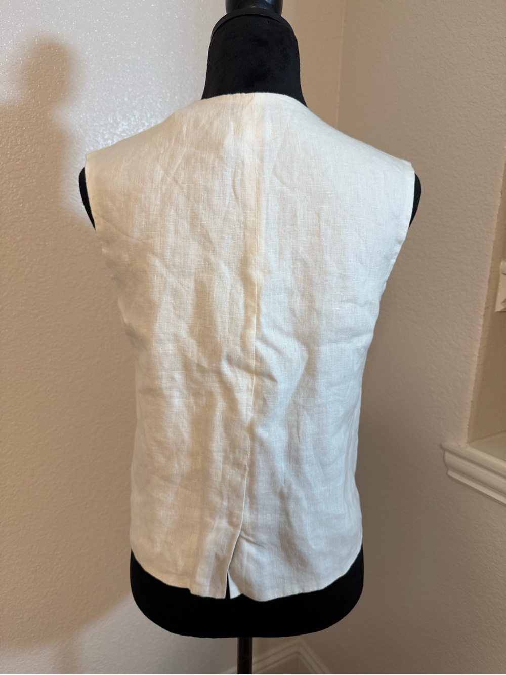 DONNI Women’s Linen Vest - Picture 6 of 8